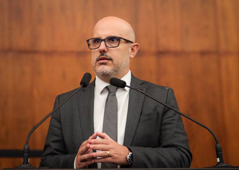 Parlamentar está em tratativas para trocar de partido