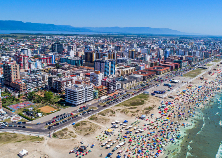Regiões como Torres, Capão da Canoa (foto) e Xangri-Lá atraem quem quer fugir do estresse dos grandes centros