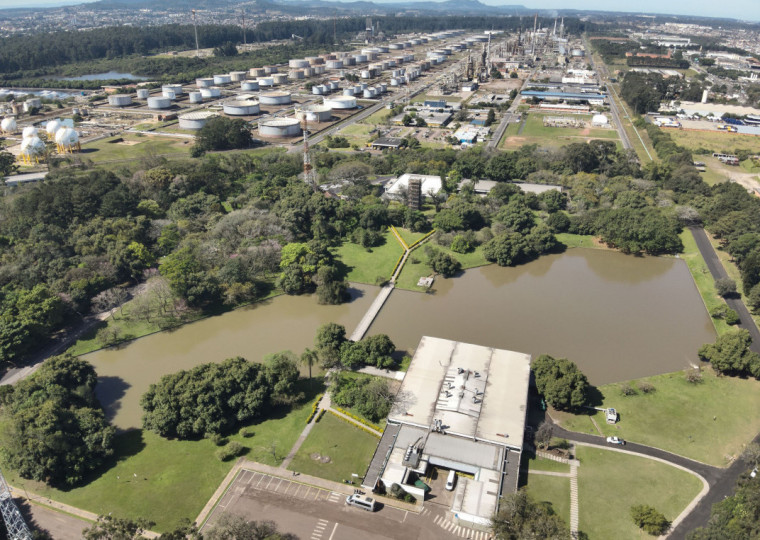 Refap trabalha para reduzir, até 2030, 25% das emissões na refinaria