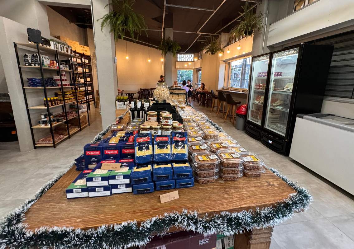 Nova casa aposta em produtos locais, entre alimentos e bebidas para resolver o dia a dia | PATR&Iacute;CIA COMUNELLO/ESPECIAL/JC