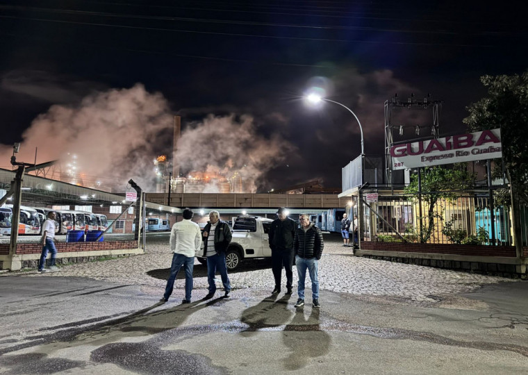 Os ônibus permaneceram nas garagens até a sinalização de novo encontro com os representantes patronais 