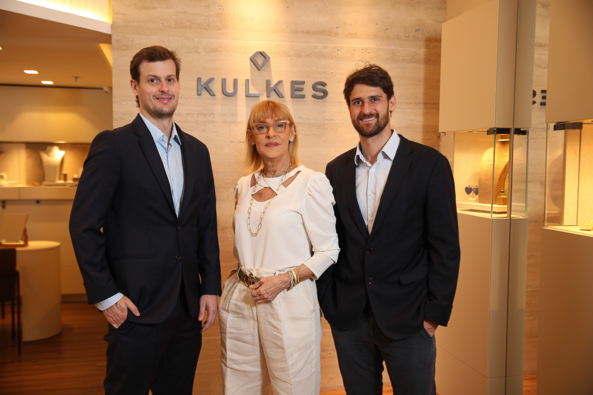 Saulo Kulkes (esq.), Marylin e João Pedro apostam no mercado de luxo | VINI DALLA ROSA/DIVULGAÇÃO/JC