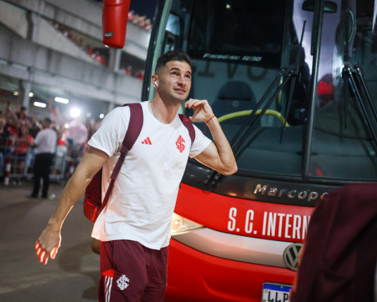 Inter comunica rescisão de Lucas Alario, anunciado pelo Estudiantes