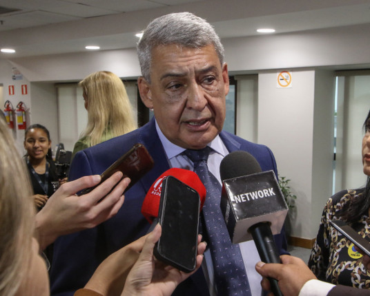 Sem completar divulgação do secretariado para 2025, Melo prepara últimos anúncios do ano