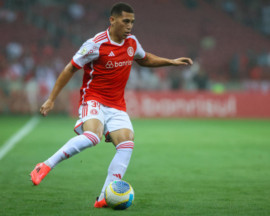 Gabriel Carvalho atrai interesse de clube saudita e pode ser desafogo do Inter