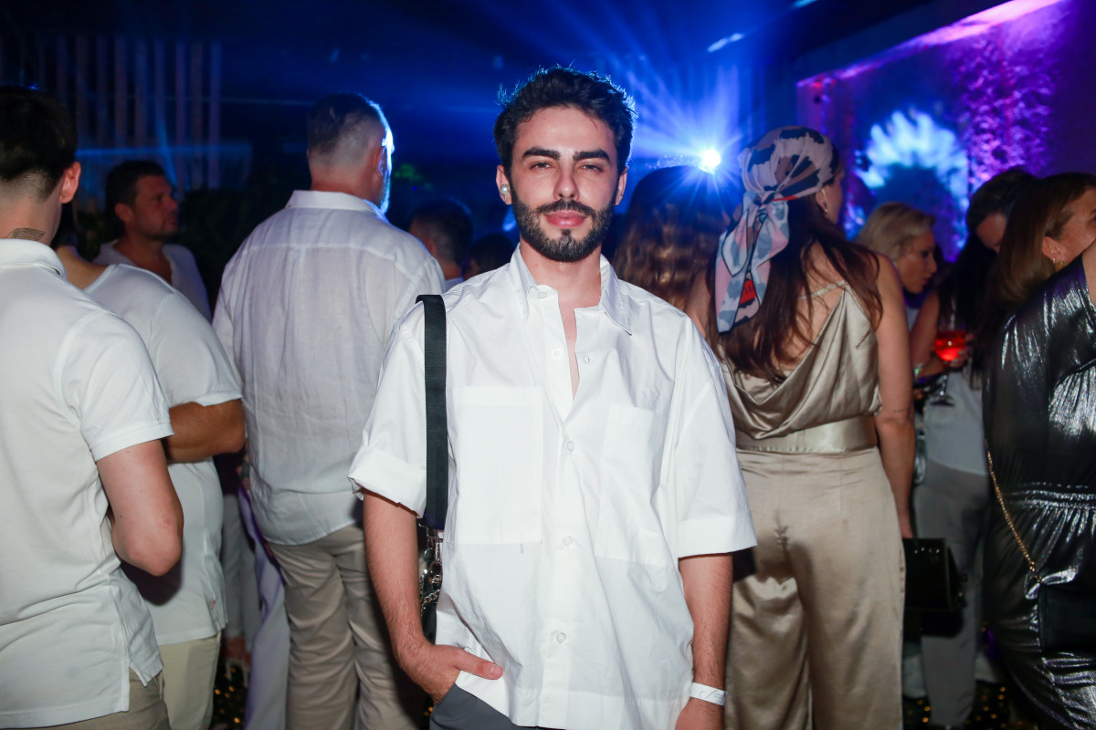 O arquiteto Humberto Machado foi um dos presentes ao Jardim Secreto, festa anual que re&uacute;ne os profissionais do setor, comandada por Simiane Gil  | LENARA PETENUZZO/DIVULGA&Ccedil;&Atilde;O/JC