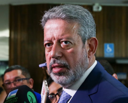 Lira convoca reunião de líderes da Câmara após bloqueio de R$ 4,2 bilhões em emendas