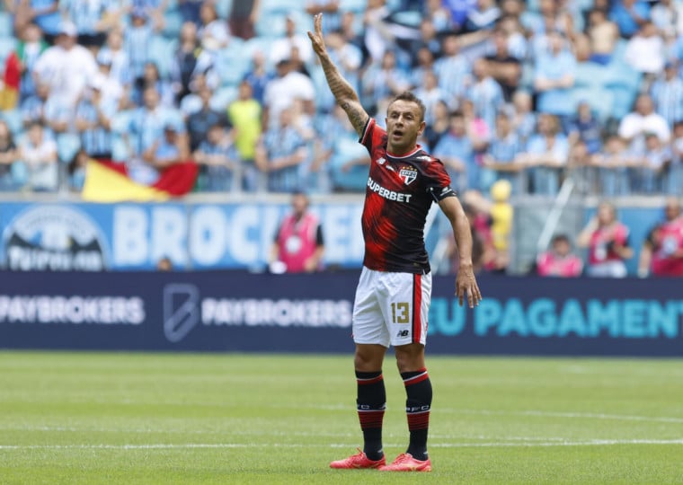Rafinha e São Paulo negociaram a renovação mas não chegaram em um acordo