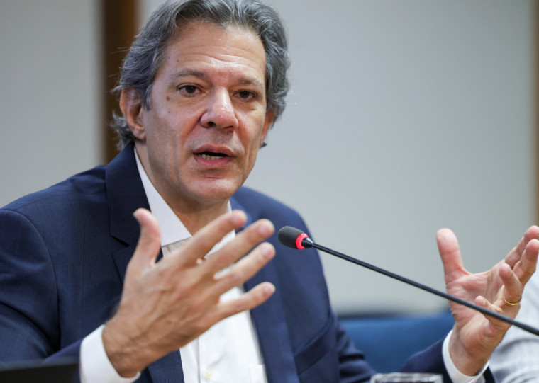 Ele se referia aos deputados Carlos Jordy (PL-RJ) e Nikolas Ferreira (PL-MG), que fizeram uma dobradinha de críticas ao governo e à situação econômica do Brasil.