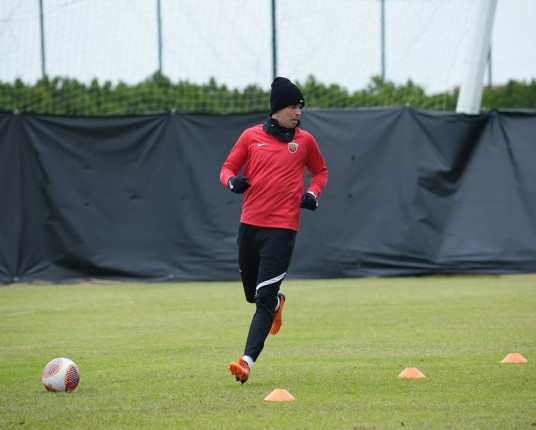 Acertado com o São Paulo, Oscar teve saída turbulenta para o Inter em 2010