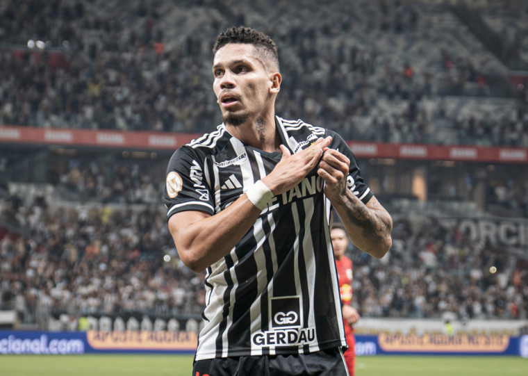 Paulinho está a caminho do Palmeiras para disputar o Super Mundial