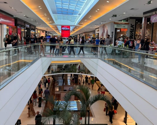 Procura por presentes de última hora movimenta o comércio de Porto Alegre