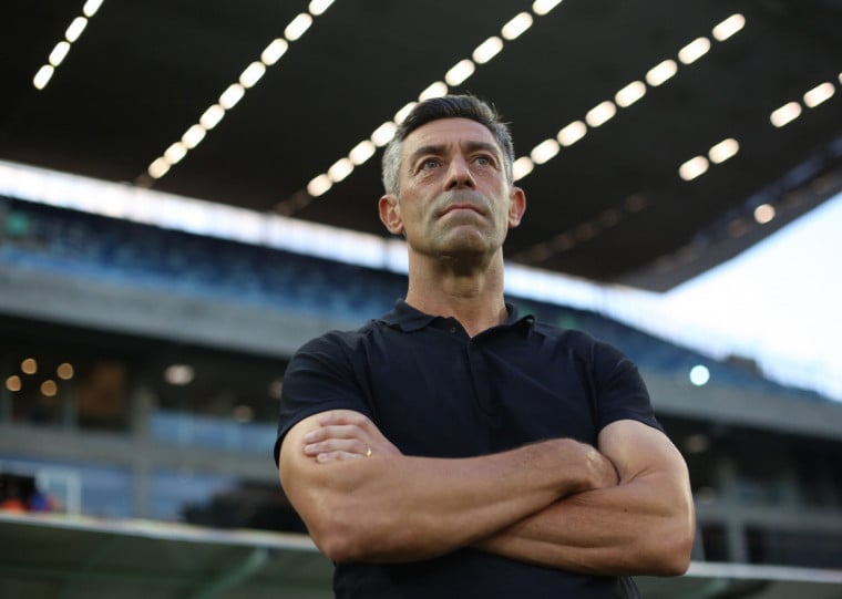 Técnico português fechou com o Santos após desacerto com os gaúchos