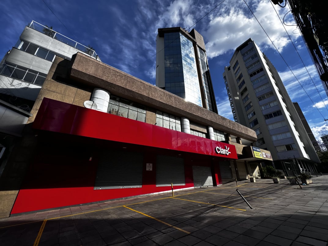 Foxter fez a negocia&ccedil;&atilde;o para a compra pelo Sebrae do im&oacute;vel de 14 andares na Capital | Minuto Varejo - Sebrae-RS - pr&eacute;dio Claro - telefonia Porto Alegre computado - futura sede - bairro Moinhos de Vento 