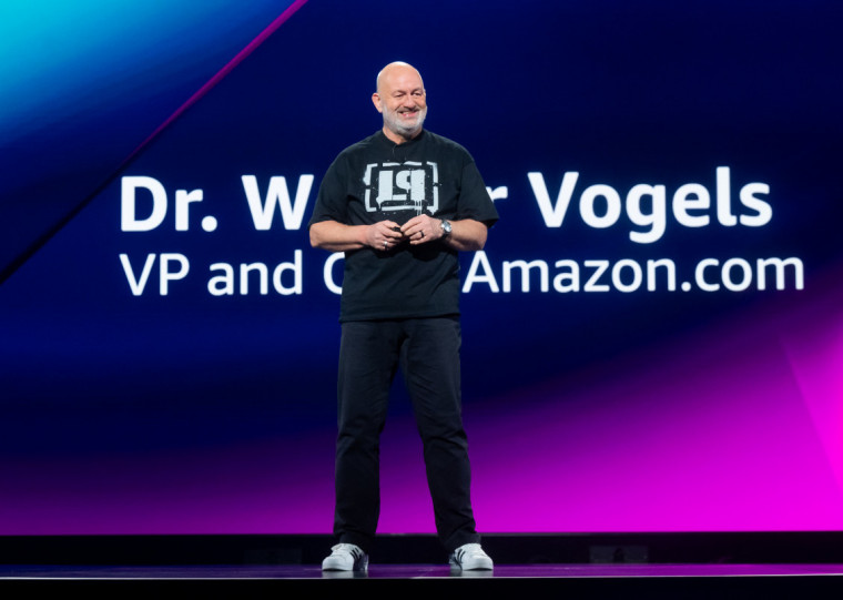 Vogels, durante o AWS re:Invent 2024, projetou tendências tecnológicas para 2025 