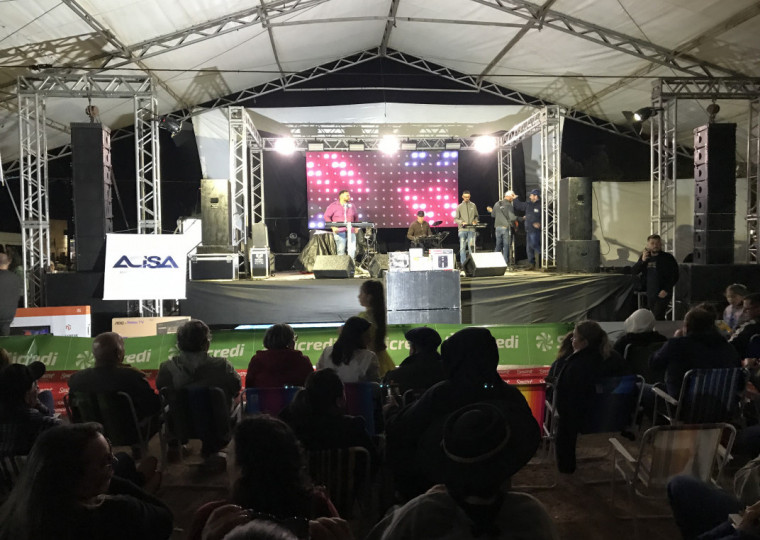  Em Aceguá, a segunda edição do evento Encantos da Fronteira destacou-se como uma das estratégias para atrair consumidores e revitalizar o comércio local