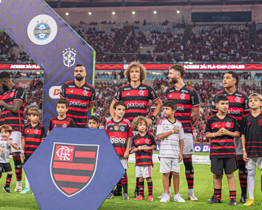 David Luiz deixa Flamengo chateado com diretoria, mas se vê longe de rivais