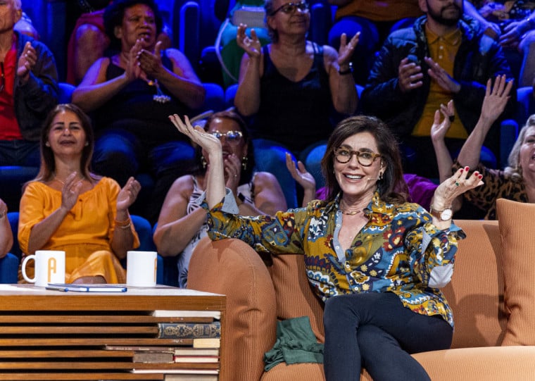 Na entrevista, a atriz comenta como foi interpretar Maria Callas no teatro e também fala sobre seu documentário