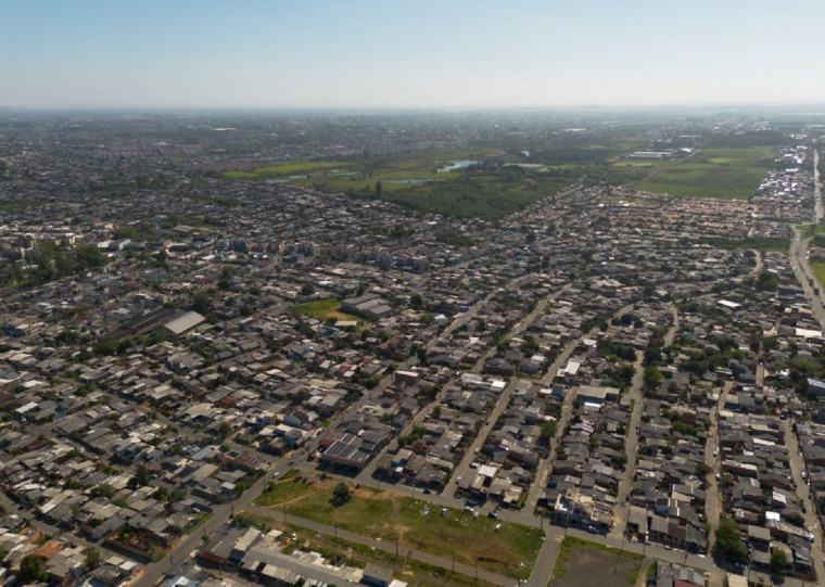 Serão beneficiados proprietários de terrenos atingidos pela enchente