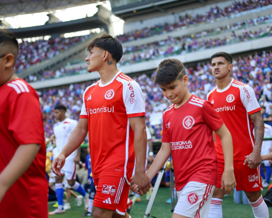 Inter faz nova investida para contar com o lateral Bernabei em 2025