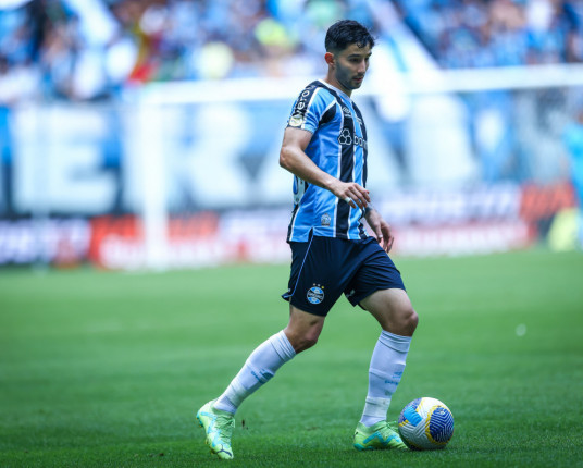 Empresário de Villasanti revela interesse do Palmeiras e volante pode deixar o Grêmio