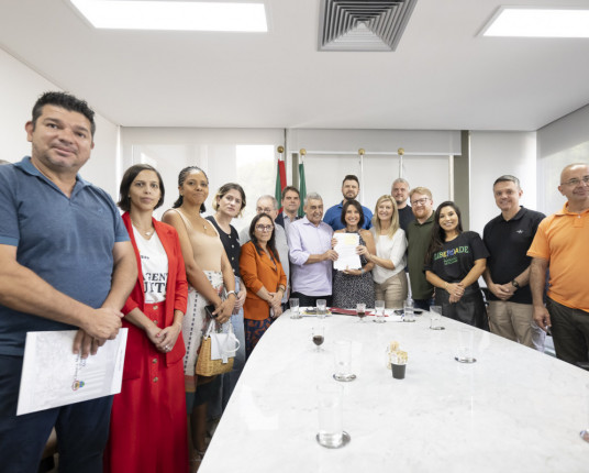 Melo protocola projetos de reforma administrativa e mudança no conselho do Dmae