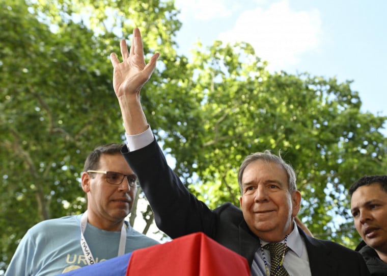 Gonz&aacute;lez deixou a Venezuela e pediu asilo na Espanha ap&oacute;s o &oacute;rg&atilde;o eleitoral da Venezuela anunciar a vit&oacute;ria de Maduro