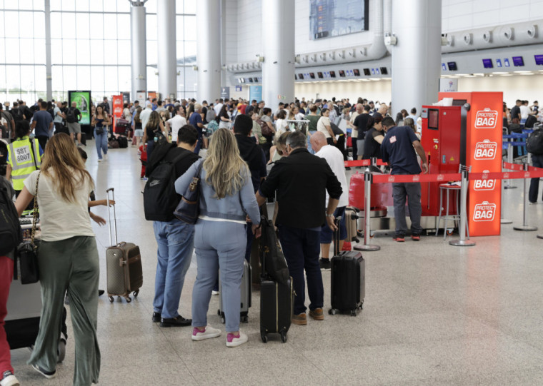 O dia 21 outubro de 2024 marcou o retorno das operações de voo no Aeroporto Salgado Filho, após as enchentes de maio