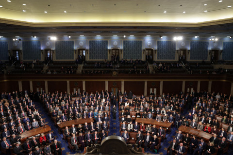 Republicanos se distanciam de Trump em campanha pela eleição legislativa nos EUA