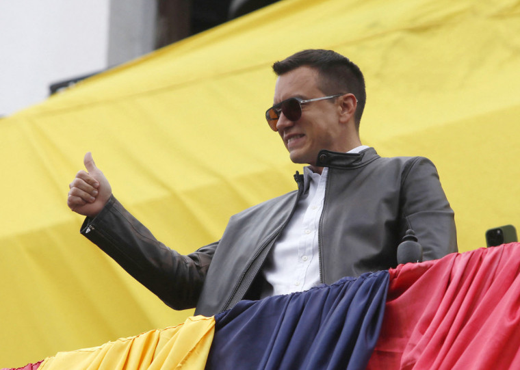 Os militares disseram que defendem a Constituição e seguirão as determinações do presidente, Daniel Noboa, que foi obrigado a se deixar o cargo para disputar a reeleição