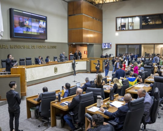 Câmara Municipal aprova parte do pacote de projetos de Melo