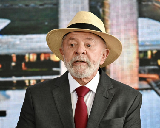 Lula chega à metade do mandato com 28% das promessas de campanha cumpridas