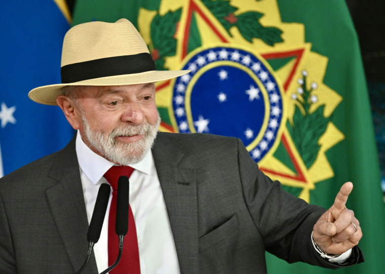 Incentivos incluem "Pé-de-meia Licenciatura" e "Bolsa Mais Professores"