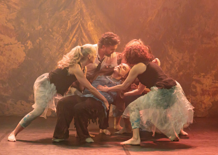 A continuação de Memórias Perdidas, que estreia na quinta-feira (16), traz um compilado de narrativas de memórias reais ou fictícias, de sensações e emoções aprisionadas por bailarinos 50+ anos do espetáculo