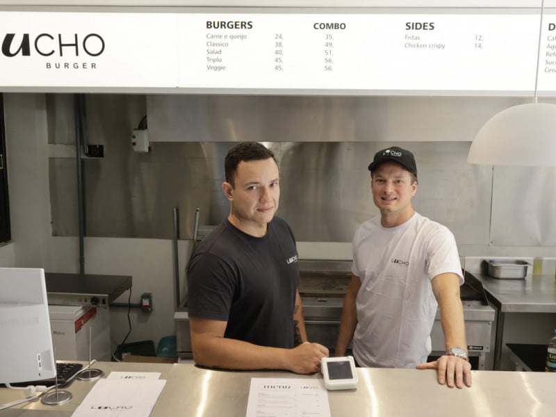 Dieter e L&uacute;cio, empreendedores do Lucho Burger Foto: T&Acirc;NIA MEINERZ/JC