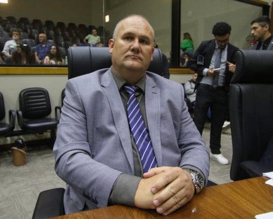 Denúncias contra vereador da base avançam na Comissão de Ética da Câmara