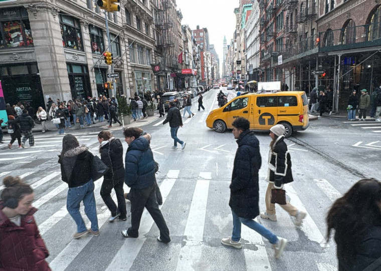 Minuto Varejo - Nova York - NRF 2025 - feira inovação -fluxo região Manhattan - ruas movimento - consumo - lojas físicas 