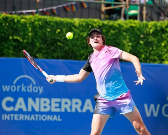 Estreante, caçula João Fonseca pode conquistar feito inédito entre homens