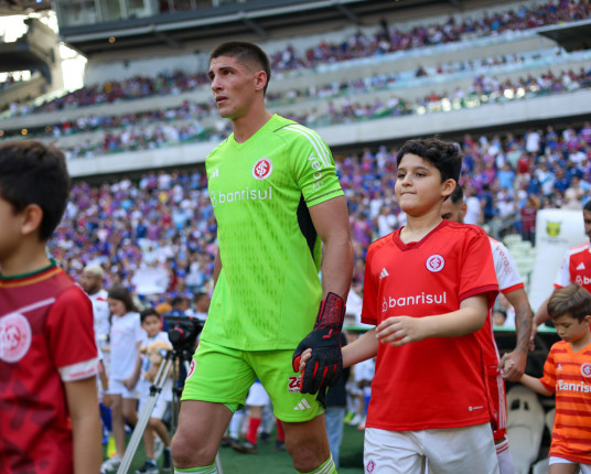 Inter informa que Gabriel Carvalho passará por cirurgia e Rochet é desfalque no Gauchão