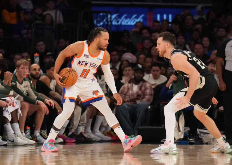 Com 44 pontos, o armador desarticulou o esquema de marcação do rival