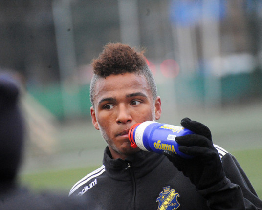 Veja quais jogadores estão no radar do Grêmio para a temporada 2025