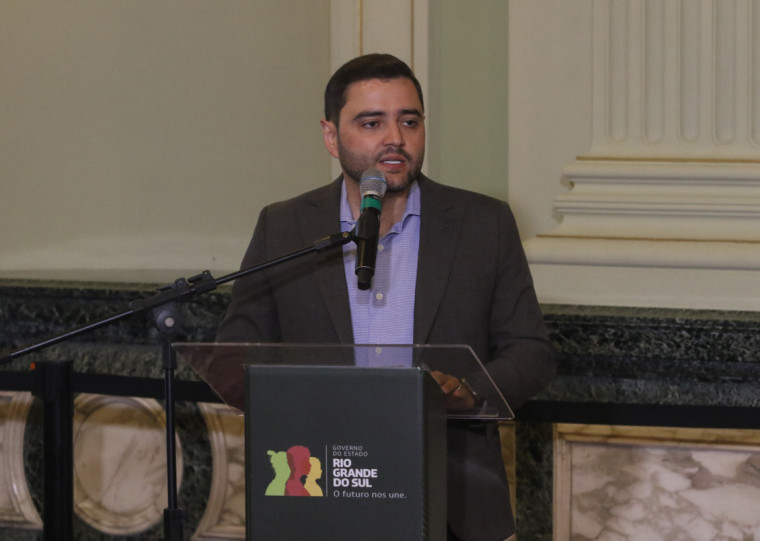 O vice-governador comentou sobre os vetos durante a transmissão do cargo ao presidente da Assembleia Legislativa, Adolfo Brito (PP)