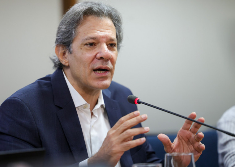 O ministro reiterou, no entanto, que recebeu uma série de sugestões da Federação Brasileira de Bancos (Febraban)