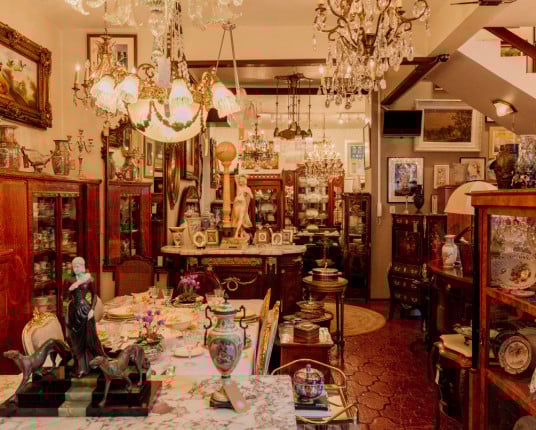 Mercado de antiguidades da Serra atrai nova geração