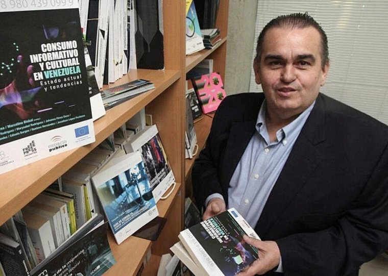 Correa é professor universitário e autoridade em liberdade de expressão