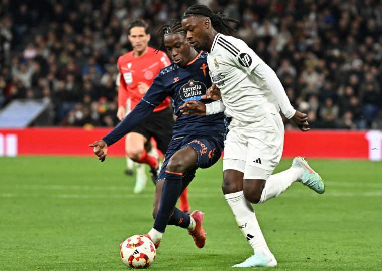 Em um erro de saída de bola, o volante quase comprometeu a classificação