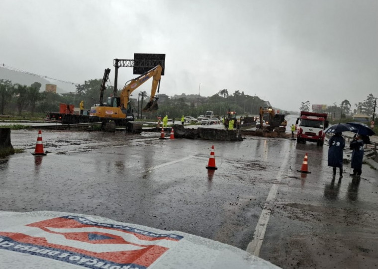 Forte instabilidade afeta rodovias de Santa Catarina desde a quinta-feira (16)