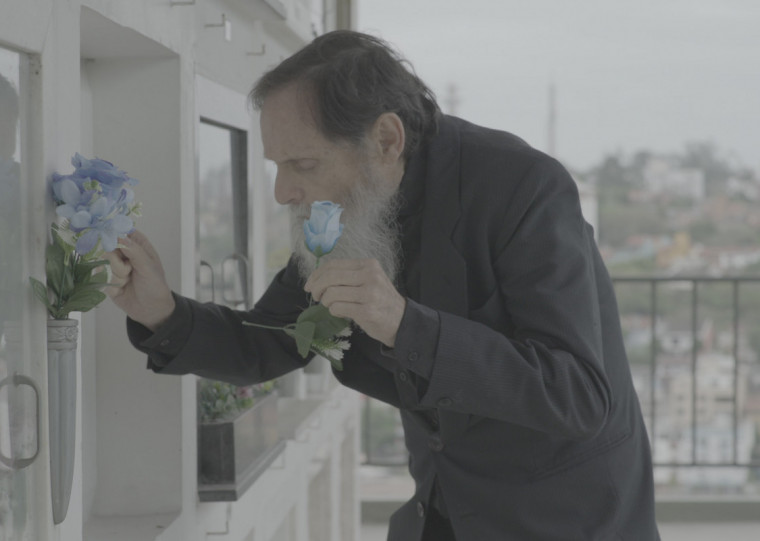 Uma das imagens inéditas do documentário A Alegria de Morrer, em que Julio Zanotta registra os preparativos para a própria morte