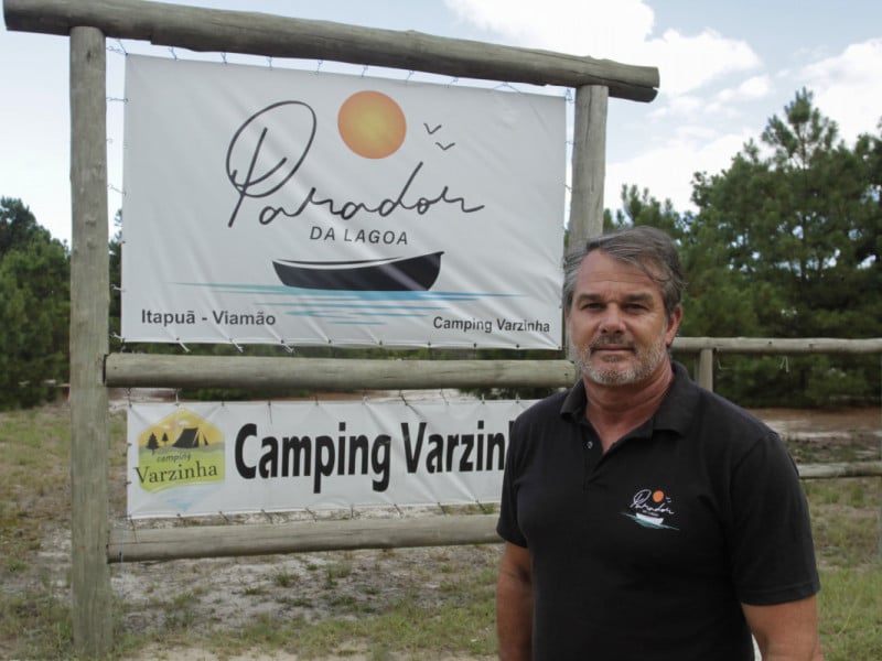 Richard Baur  é o empreendedor à frente do Parador da Lagoa, camping em Itapuã, município de Viamão Foto: EVANDRO OLIVEIRA/JC