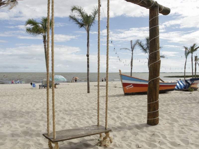 O Parador da Lagoa conta com espa&ccedil;os instagram&aacute;veis, como balan&ccedil;os dentro e fora da lagoa Foto: EVANDRO OLIVEIRA/JC